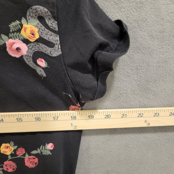 Hollister Tee Shirt Women's Small Curved Hem Floral Snake Crewneck‎ Goth Dark - Picture 4 of 5